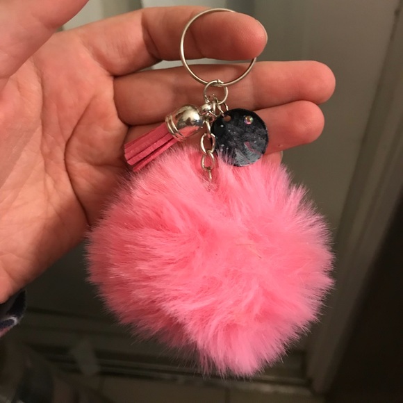 Fluffy keychain - Picture 1 of 1